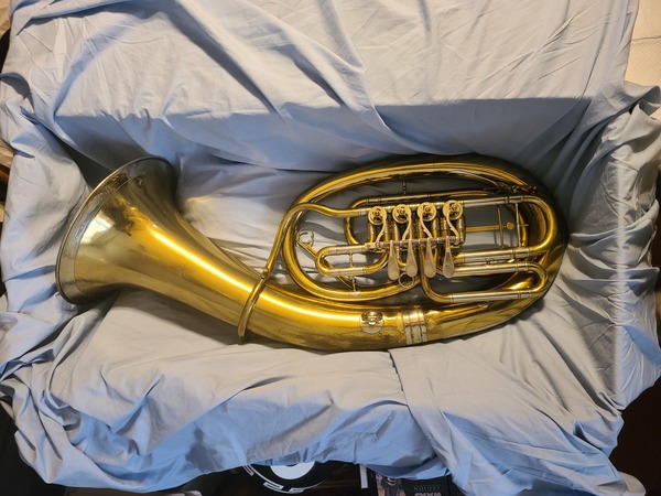 Oval Baritone by Miraphone