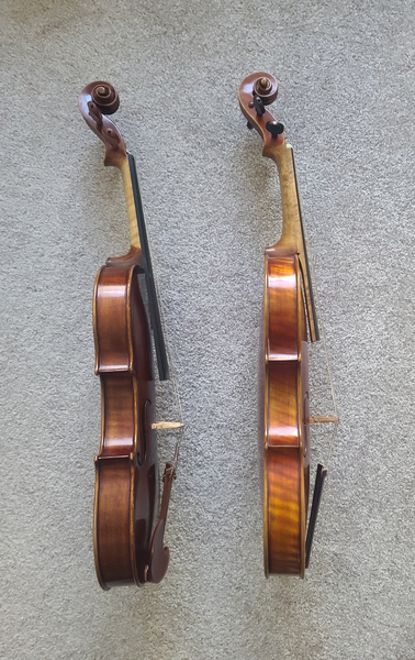 Baroque violin with modern violin