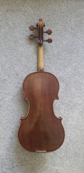 back of modern violin