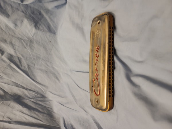 Carmen model double-reed harmonica