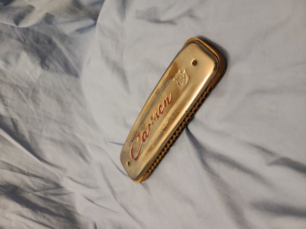 Carmen model double-reed harmonica