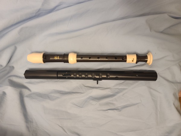 Soprano Kelhorn by the Susato Workshop with soprano recorder by Yamaha